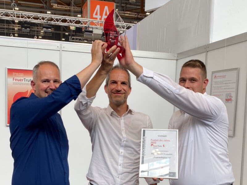 Die Gewinner bei der Preisübergabe in Nürnberg von links: Sascha Gerter, Michael Ringwald (Geschäftsführer), Tom Henschke
